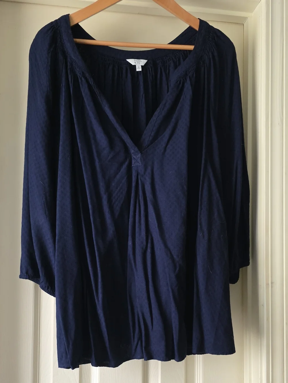 Crown & Ivy Navy Textured V-Neck Peasant Top.  3/4 Sleeves.